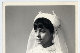 [Niña de Primera Comunión de los años 80]