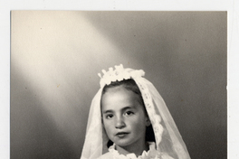 [Niña de Primera Comunión de los años 70]