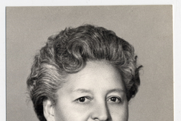 [Señora de pelo cano]