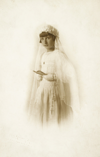 [Niña de Primera Comunión]