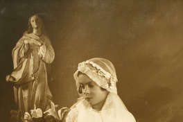 [Niña de Primera Comunión]