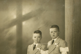 Primera Comunión de los hermanos Arnaud y León Pagola Idiart