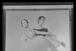 [Pareja de bailarines de ballet]