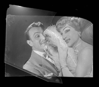 [Bruno , vedette travesti]