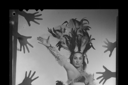 [Cleopatra, vedette de una Compañía de Revistas]