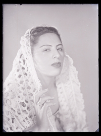 [Mujer con sombrero]