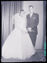 Nora Jara [con su vestido de novia]