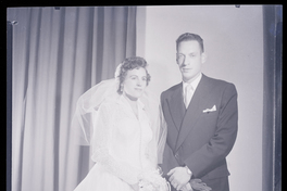 Nora Jara [con su vestido de novia]