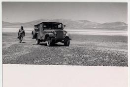 [Antonio Quintana fotografiado por Roberto Montandon durante la producción de "El Rostro de Chile"]