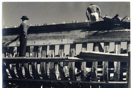 Esqueleto está fomado por las cuadernas, éstas a su vez dan forma al casco