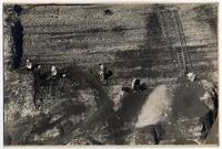 Planta Hidroeléctrica Pilmaiquén en construcción: preparando el muro para ubicar grandes tuberías