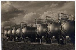 [Tierra del Fuego: estanques para gas licuado de petróleo en Manantiales]