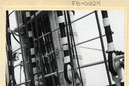 [Ejercicio de izar velas en "La Esmeralda"]