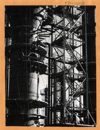 [Estanques de petróleo]