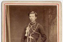 [Joven oficial militar]