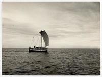 Lanchón maulino navegando al norte