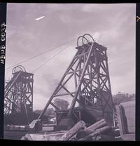 [Ascensores exteriores de la mina de carbón]