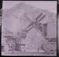 VIsta de maquinaria durante la extracción de carbón