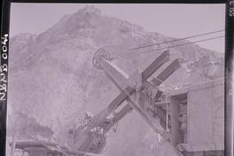 VIsta de maquinaria durante la extracción de carbón