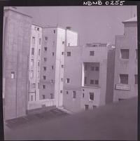 [Vista de la parte posterior de edificios de departamentos, ubicados en calle Estado]