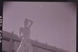 [Escultura de un hombre desnudo]