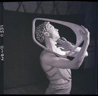 [Bailarín de ballet representando un personaje]