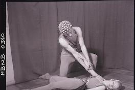 [Pareja de bailarines de ballet en un ensayo]