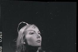 [Bailarina de ballet caracterizada para una obra]