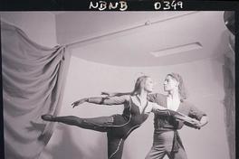 [Pareja de bailarines de ballet en un ensayo]