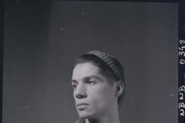 [Bailarín de ballet caracterizado para una obra]