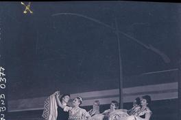 [Grupo de ballet en escena]