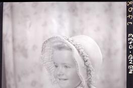 [Niñita con sombrero]