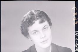 [Retrato plano medio corto de la] señorita Zerbi