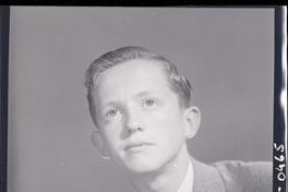 [Retrato plano medio corto de un jovencito]