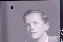 [Retrato plano medio corto de un jovencito]