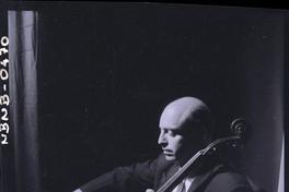 [Intérprete de violoncello]