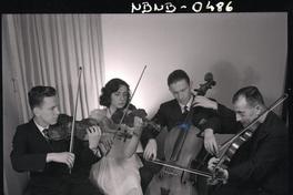 [Cuarteto de cuerdas mixto]