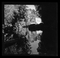 [Vista de la central hidroeléctrica y su entorno]