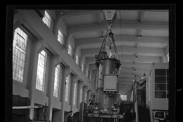 Interior de la casa de máquinas, se aprecian algunos de sus cinco generadores