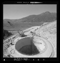 Chimenea de equilibrio, pique vertical de 80 m. de alto y 20 m. de diámetro