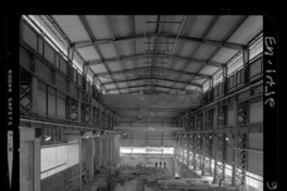 Casa de máquinas en una segunda etapa : vista exterior, interior y aspectos del montaje de los equipos, incluyendo el caracol de la turbina