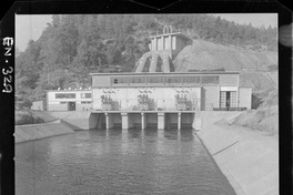 [Panorámica de la Central Hidroeléctrica Pullinque y el paisaje circundante]