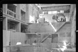 [Vista interior de la construcción de la casa de máquinas de la Central]