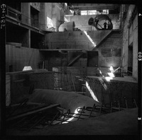 [Vista interior de la construcción de la casa de máquinas de la Central]