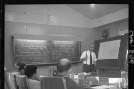 [Reunión de trabajo en la acería]