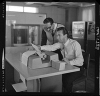 [Trabajando en la oficina de las instalaciones de CAP]