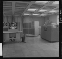 [Trabajando en la sala de máquinas de las instalaciones de CAP]