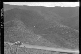 [Vista del camino que lleva hacia el mineral de hierro "El Algarrobo"]