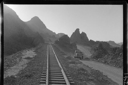 [Línea férrea del mineral de hierro "El Algarrobo"]