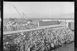 [Vista del puerto de embarque para los minerales del yacimiento "El Algarrobo"]